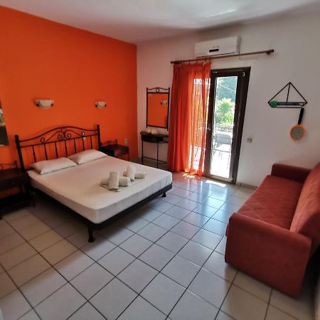 Marinos Aparts Aparthotel Sívota Esterno foto